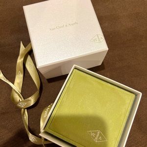 Van Cleef & Arpels Earrings Box